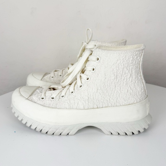 Converse Chuck Taylor All Star High Lugged 2.0 All Terrain Sneaker - Picture 6 of 10